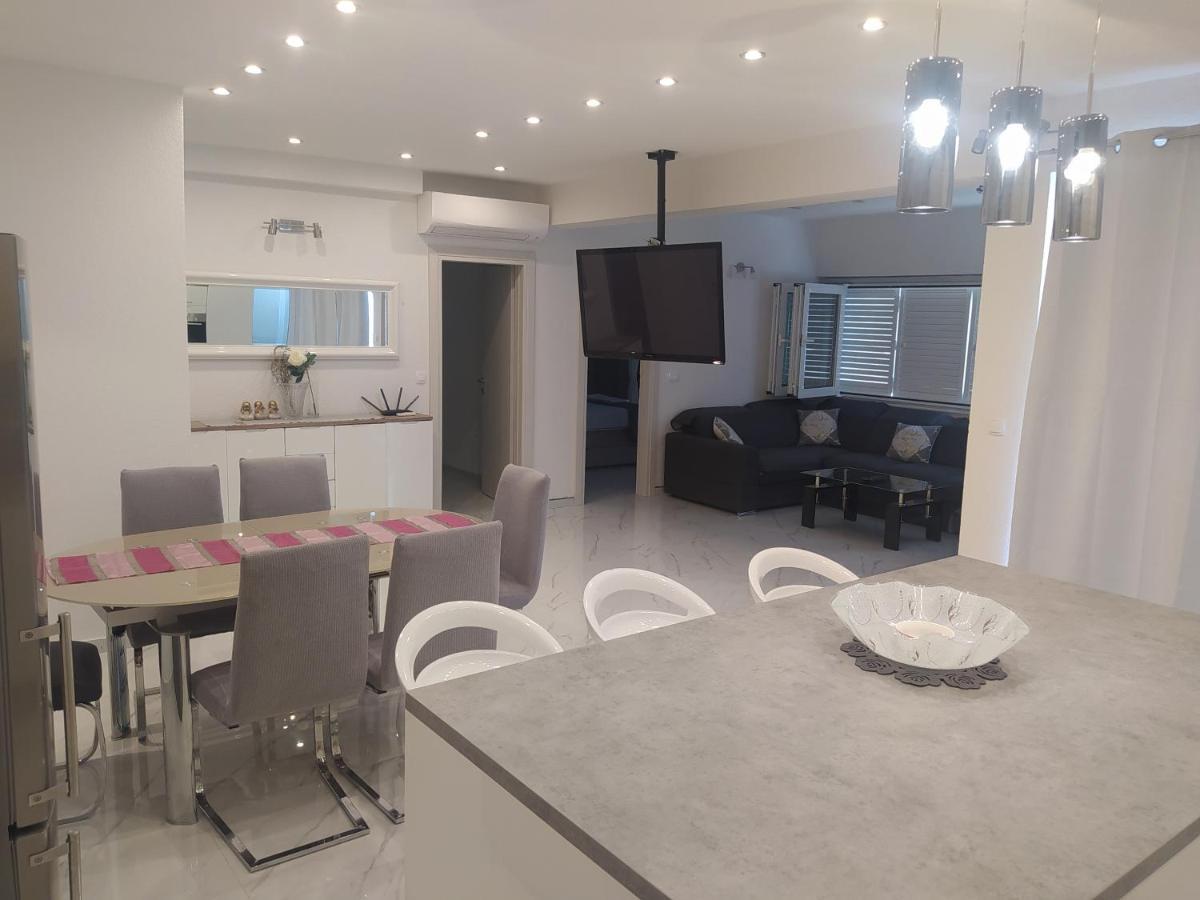 וודיצה Apartmani Trubi 3 מראה חיצוני תמונה