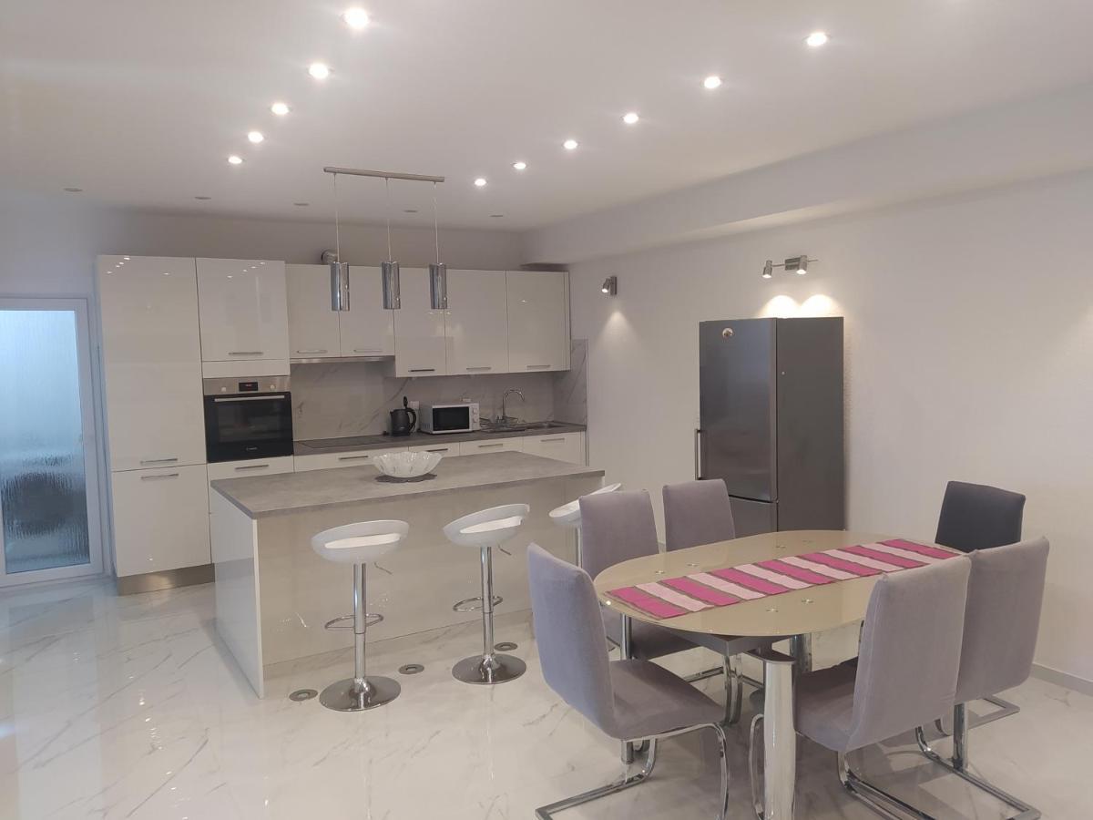 וודיצה Apartmani Trubi 3 מראה חיצוני תמונה